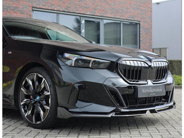 BMW 5-SERIE Touring 530e xDrive | M Performance - Pano - Trekhaak - HUD