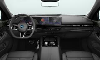 bmw-5-serie-touring-550e-xdrive