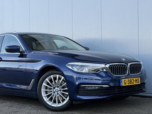 BMW 5-SERIE Touring 520i High Executive Edition Trekhaak/Leer/Apple Carplay.