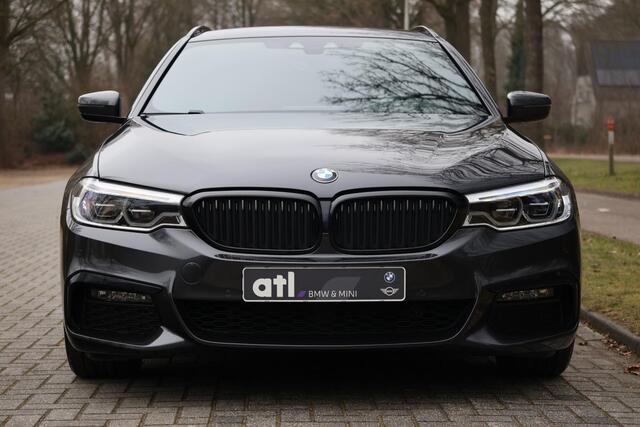 BMW 5-SERIE Touring 530i Executive M-Sport | Head Up AUT | Harman Kardon I Keyless, Stoelverwarming | Stuurwielverwarming | DAB | LED | Shadowline | Draadloos laden |Innovatiespakket | etc.