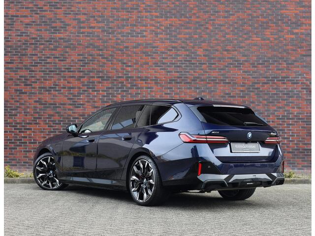 BMW 5-SERIE Touring 550e xDrive | Pano - Trekhaak - Bow&Wil