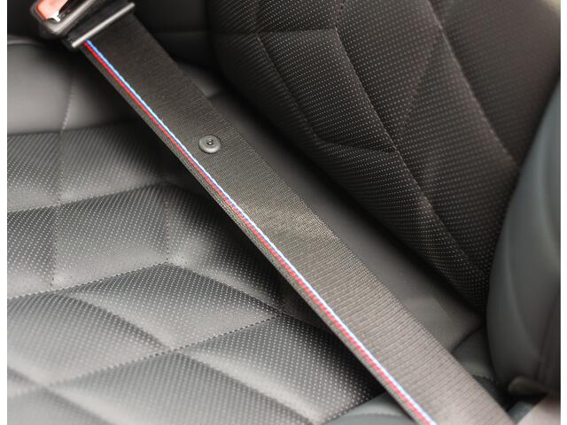 BMW 5-SERIE Touring 530e Touring | M performance - Pano - Trekhaak