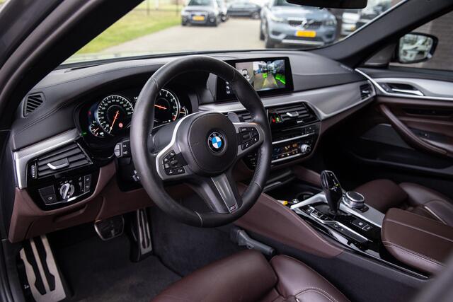 BMW 5-SERIE M550i xDrive M-Sport , 4-wielsturing, Panoramadak, Harman/Kardon, Adap. cruise,