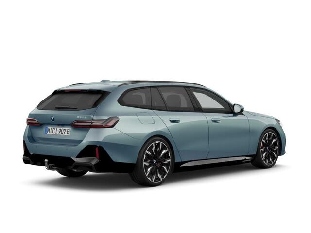 BMW 5-SERIE Touring 530e M Sport Edition | M Sportpakket Pro | Innovation Pack | Bower & Wilkins | Trekhaak