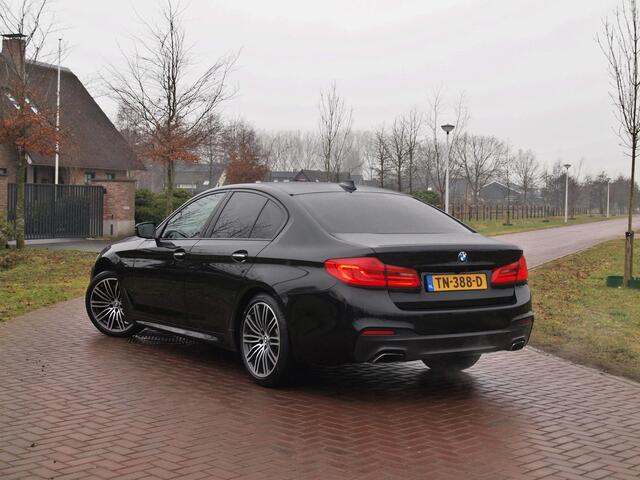 BMW 5-SERIE 530i High Executive | M-Pakket | Camera | Sfeerverlichting | Automaat | NL-Auto |