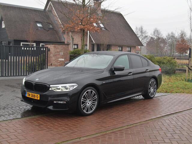 BMW 5-SERIE 530i High Executive | M-Pakket | Camera | Sfeerverlichting | Automaat | NL-Auto |