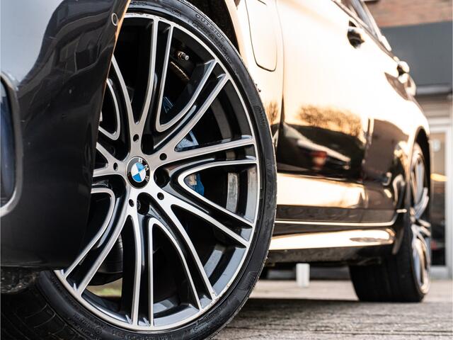 BMW 5-SERIE 530e iPerformance High Exe M-Sport PANO HARMAN KARDON HUD 360 CAMERA 20 INCH SHADOW MEMORY STOEL