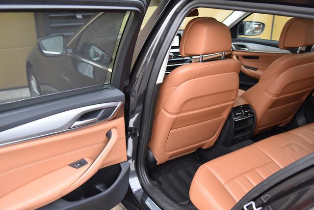 BMW 5-SERIE Touring 540i xDrive High Executive * Comfortstoelen * Head-up * Panoramadak *