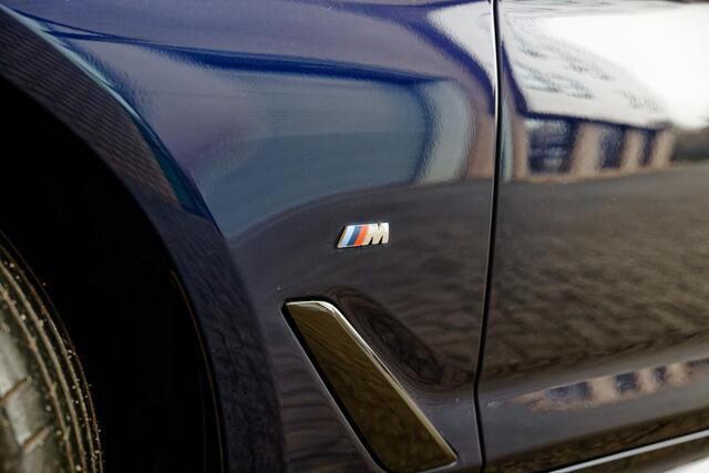 BMW 5-SERIE Touring 540d xDrive M-Sport Stoelventilatie, Panoramadak, H/K Geluidsinstallatie, Active steering, Key less Entry, Apple carPlay, Camera, Stoelverw. V+A