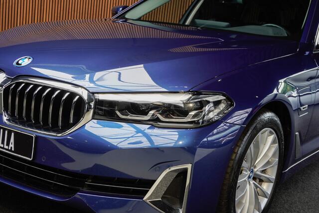 BMW 5-SERIE Touring 530e xDrive Navi Leer Camera PDC Carplay LED Climate voor & achter Elektr. achterklep Virtual Stoelverwarming DAB LM velgen