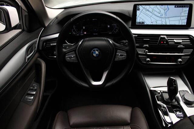 BMW 5-SERIE Touring 530e xDrive Panodak Leder Camera Memory ACC Elektr. achterklep Virtual Carplay LED Stoelverwarming DAB