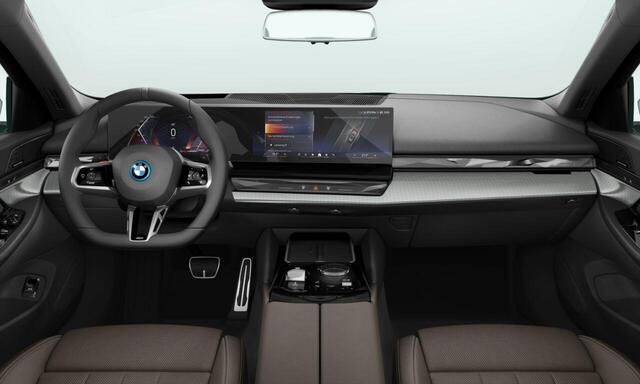 BMW 5-SERIE Touring M Sport Edition | M Sportpakket Pro | Innovation Pack | Panoramadak