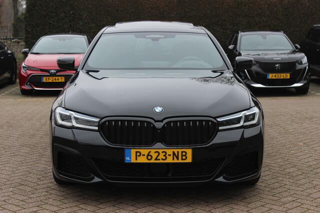BMW 5-SERIE 530e xDrive High Exe. M Sport / Trekhaak / Schuifdak / Camera / Head-up / 19'' / CarPlay / Harman Kardon / Leder / Dodehoek / Stoelverwarming4x / ACC