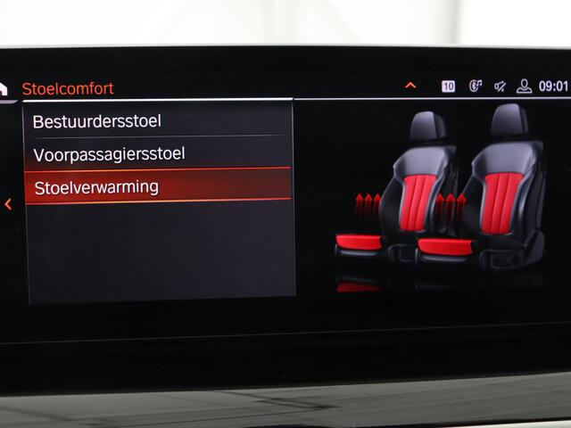 BMW 5-SERIE 520i High Executive | Panoramadak | Leder | Trekhaak | Stoelverwarming | Camera | Live Cockpit | Park Assist | Carplay | Full LED | Navigatie | Climate control | Cruise control