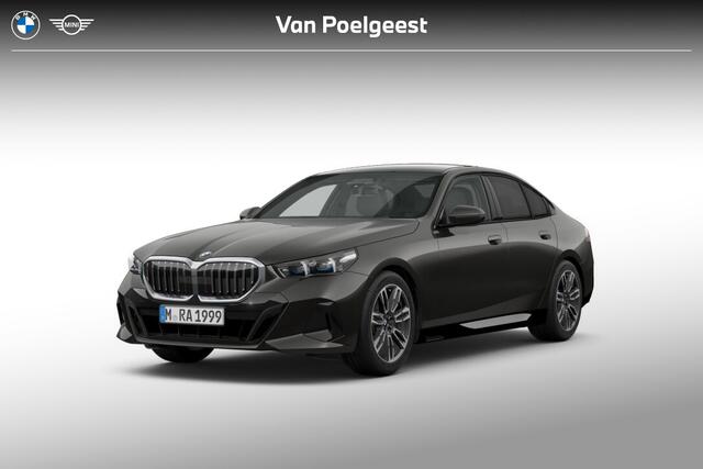 BMW 5-SERIE Sedan 520i | M Sportpakket | Travel Pack | Comfort Pack | Trekhaak