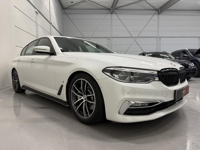 BMW 5-SERIE 530e iPerformance High Exe LED/MEMORY+VENTILATIE/VIRTUAL/CAMERA/SFEER/18"M-SPORT/DONKERE-HEMEL/PDC+ASSISTENT/AFN.TREKHAAK/SHADOW-LINE/ORIG. NL AUTO PERFECT ONDERHOUDEN