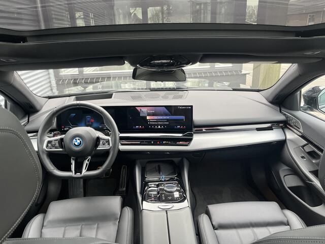 BMW 5-SERIE Touring 530e xDrive VOL VOL