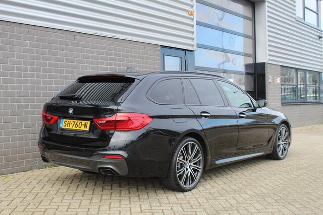 BMW 5-SERIE Touring 520d High Executive / M Sport / Panoramadak / N.A.P.
