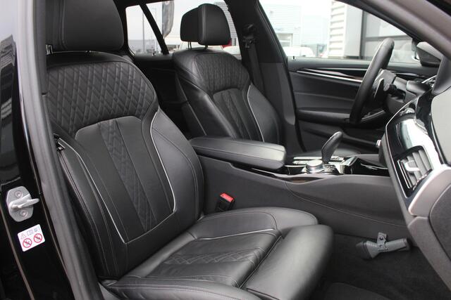 BMW 5-SERIE Touring 520d High Executive / M Sport / Panoramadak / N.A.P.