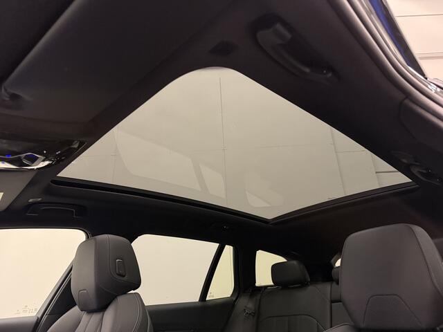 BMW 5-SERIE Touring 520i M-Sport ICONIC PANO/TREKHAAK/H&K/HEAD-UP/360CAMERA/VENTILATIE/DRIVING ASS. PRO/ADAPTIVE-LED/STANDKACHEL/NIEUWPRIJS ¤ 94.454,-/FABRIEKS-GARANTIE TOT 04/2028