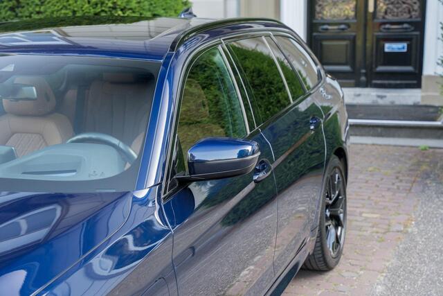 BMW 5-SERIE Touring 530e xDrive M-Sport PANO | LASER | HUD | KEYLESS | INDIVIDUAL TANSANITBLAU