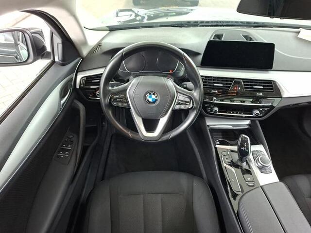 BMW 5-SERIE 520i Aut. Executive Ed. | Navi | Xenon-Led | ECC |