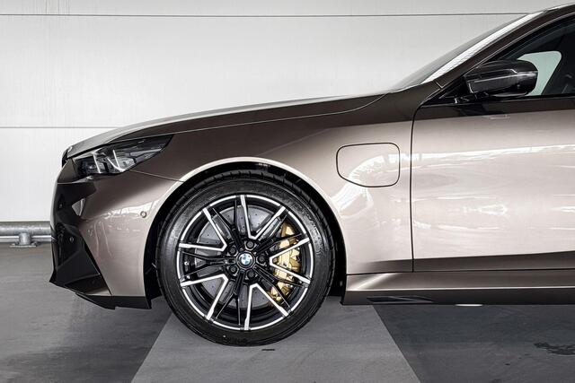 BMW 5-SERIE Sedan M5