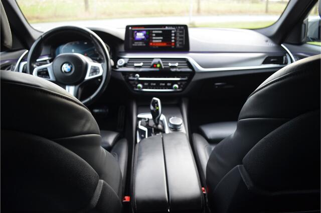 BMW 5-SERIE 520 I Touring M Pakket Comfortstoelen | Stoelverwarming | Carplay | Camera |