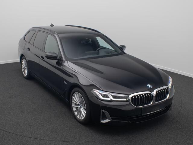 BMW 5-SERIE Touring 530e LUXURY ** LASER, GEV. COMFORTST, MEMORY, HuD, H&K SOUND, 18-inch LMV, ** 1e EIG - UNFALLFREI ** ** INFORMEER OOK NAAR ONZE AANTREKKELIJKE FINANCIAL-LEASE TARIEVEN **