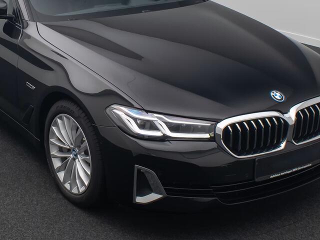 BMW 5-SERIE Touring 530e LUXURY ** LASER, GEV. COMFORTST, MEMORY, HuD, H&K SOUND, 18-inch LMV, ** 1e EIG - UNFALLFREI ** ** INFORMEER OOK NAAR ONZE AANTREKKELIJKE FINANCIAL-LEASE TARIEVEN **