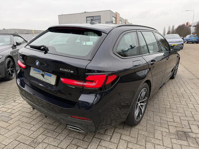 BMW 5-SERIE Touring 530e xDrive M Sport Trekhaak | Stuurverw. | HiFi | Camera | Stoelverw.