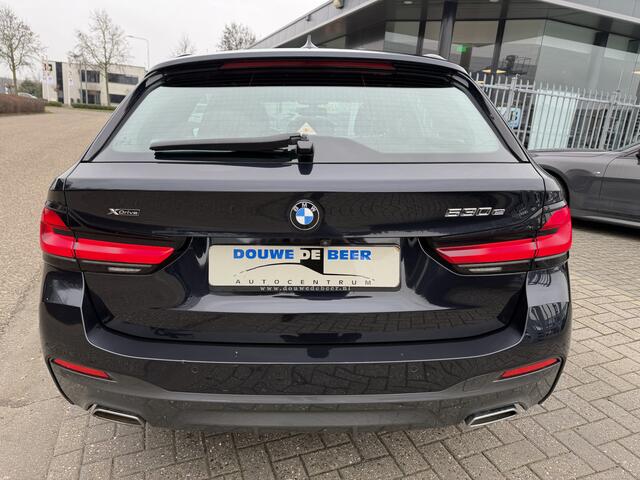 BMW 5-SERIE Touring 530e xDrive M Sport Trekhaak | Stuurverw. | HiFi | Camera | Stoelverw.