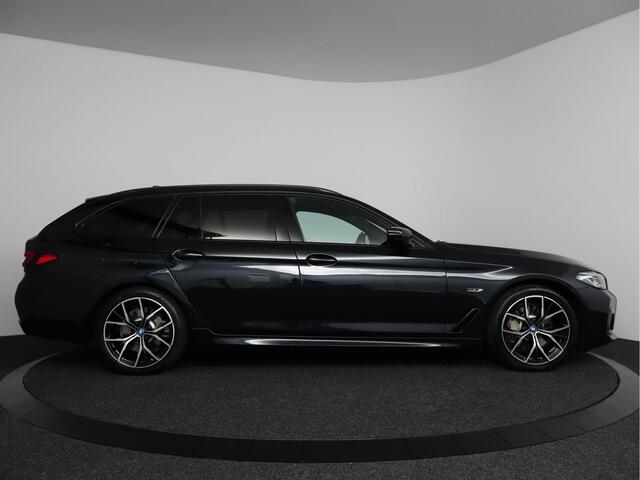 BMW 5-SERIE Touring 530e M-Sport | Laserled | Panoramadak