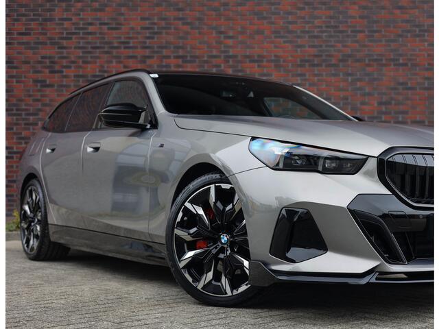 BMW 5-SERIE Touring 550e xDrive | Pano - Trekhaak - Bow&Wil