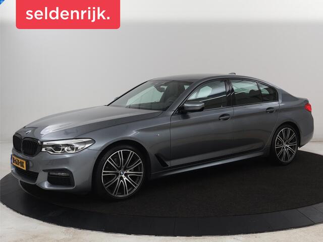 BMW 5-SERIE 520i M Sport | Nappaleder | Head-Up | Stoelverwarming | Camera | Carplay | Sfeerverlichting | 20'' | Live Cockpit | Navigatie | Park Assist | Full LED