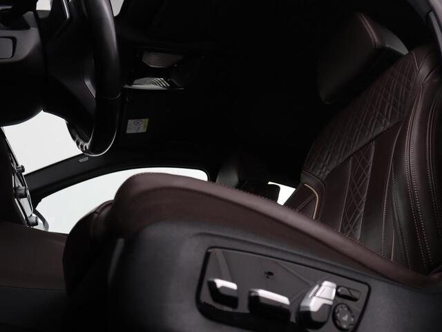 BMW 5-SERIE 520i M Sport | Nappaleder | Head-Up | Stoelverwarming | Camera | Carplay | Sfeerverlichting | 20'' | Live Cockpit | Navigatie | Park Assist | Full LED