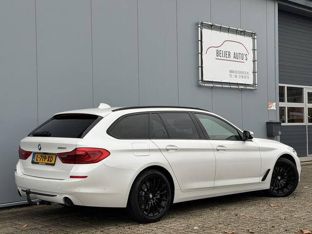 BMW 5-SERIE Touring 520i High Executive Automaat Schuifdak/Trekhaak.