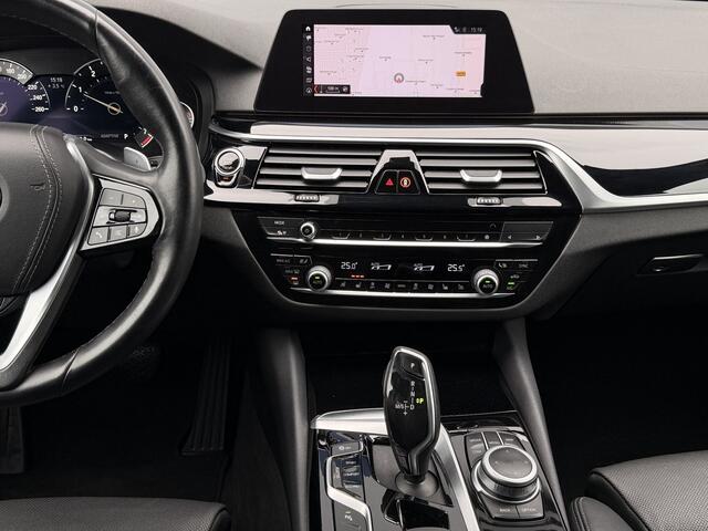 BMW 5-SERIE Touring 520i High Executive Automaat Schuifdak/Trekhaak.