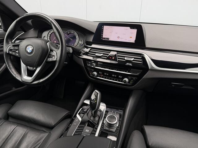 BMW 5-SERIE Touring 520i High Executive Automaat Schuifdak/Trekhaak.