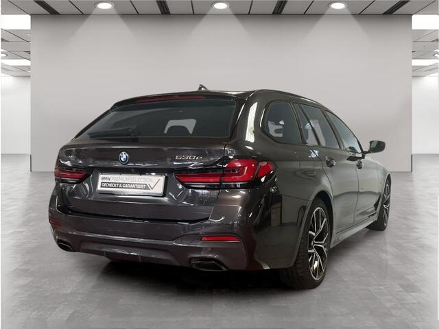 BMW 5-SERIE Touring 530e xDrive High Executive - M Sport - Full Options - Harman/Kardon Head-up . Neem contact op en we maken een afspraak!