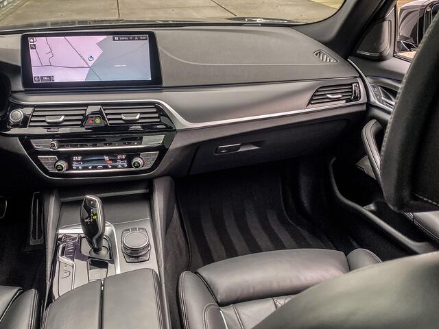 BMW 5-SERIE Touring 530e 292PK High Executive M-Sport | PANO | LASER | HEAD-UP | COMFORTSTOELEN | TREKHAAK | KEYLESS |