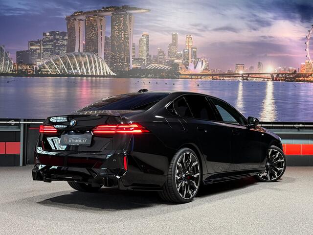 BMW 5-SERIE 520i M-Sport Pro|ShadowLine|Panorama|H/K|1e eigenaar