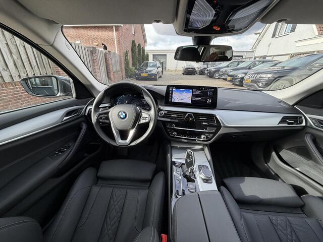 BMW 5-SERIE Touring 530e Org NL 1ste eigenaar ShadowLine