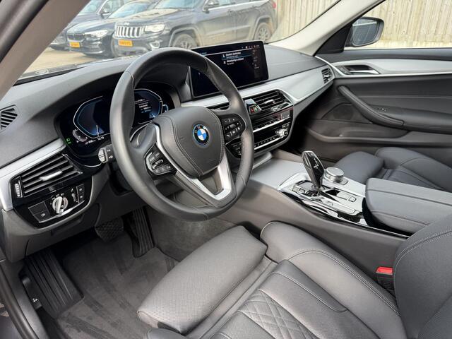 BMW 5-SERIE Touring 530e Org NL 1ste eigenaar ShadowLine