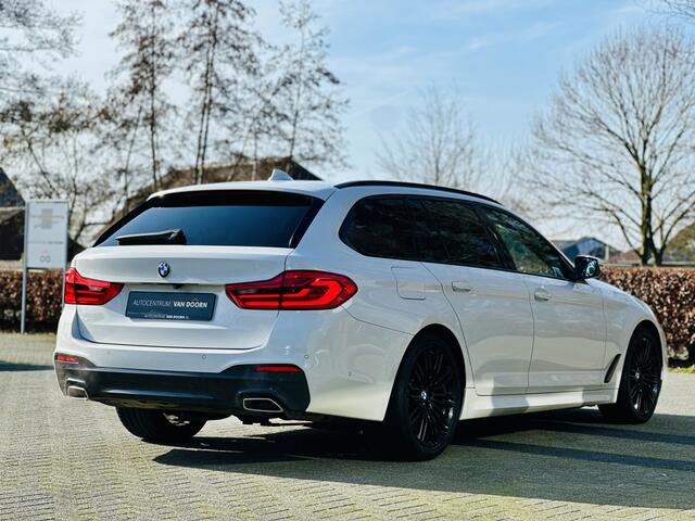 BMW 5-SERIE Touring 540i xDrive | High Executive | 6-cilinder | Panoramadak | Leer | LED | Keyless | Harman Kardon |
