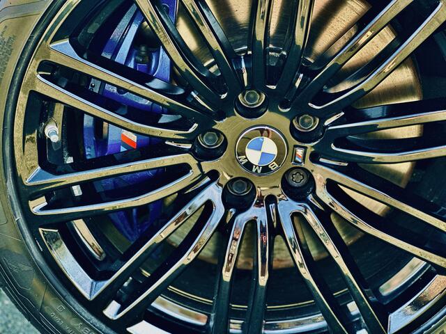 BMW 5-SERIE Touring 540i xDrive | High Executive | 6-cilinder | Panoramadak | Leer | LED | Keyless | Harman Kardon |