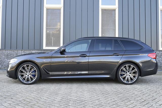 BMW 5-SERIE Touring 530i M-Sport Rijklaarprijs-Garantie Panoramadak Leder Interieur Led Head-Up Trekhaak