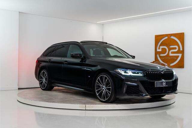 BMW 5-SERIE Touring 540i xDrive High Executive M Sport | 334PK | Laserlicht | Pano | HUD | Sfeer