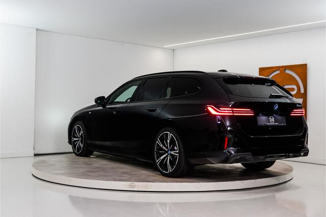 BMW 5-SERIE Touring 530e High Executive M Sport 300PK | Pano | H/K | Sfeer | Driving Ass. Pro | Fabrieksgarantie