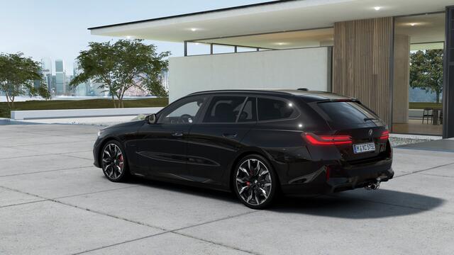 BMW 5-SERIE Touring 530e M Sport Automaat / Panoramadak / Trekhaak / Bowers & Wilkins / Comfortstoelen / Adaptieve LED / Parking Assistant Plus / Stoelventilatie